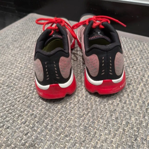 Under Armour Venom Spine Black & Red Sneaker Mens Size 10 - Picture 3 of 9